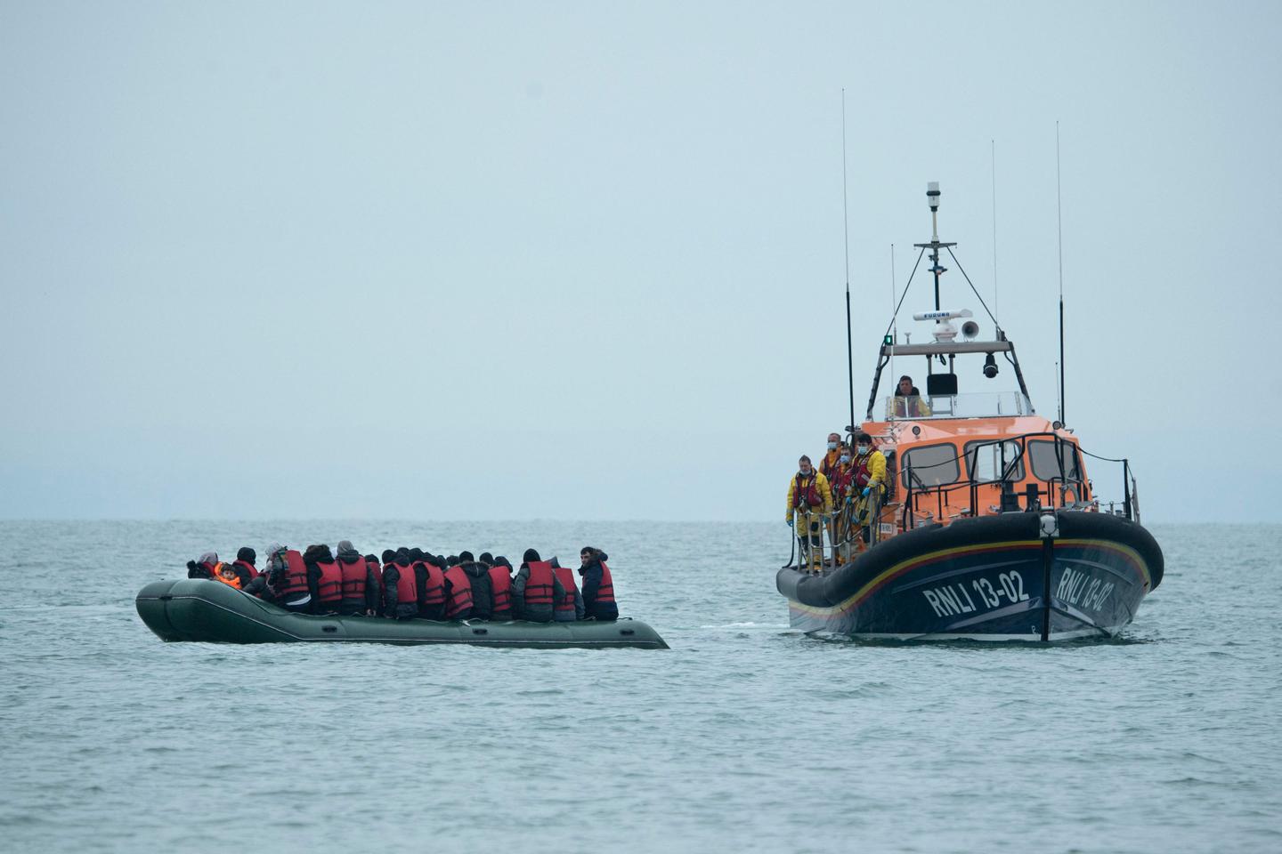 France demands UK share responsibility for Channel border security