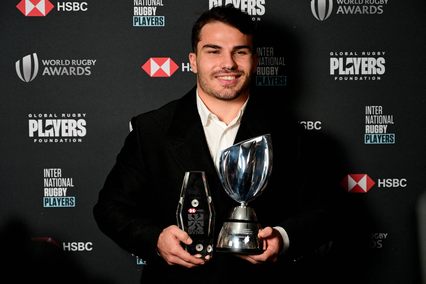 Is Antoine Dupont really the best rugby sevens player? The real surprise is  that he won no award in 15s