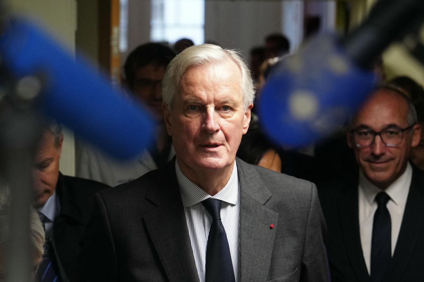 France risks budget crisis as opposition threatens to topple government