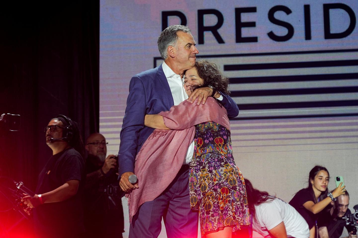 Uruguay's left returns to power after moderate campaign