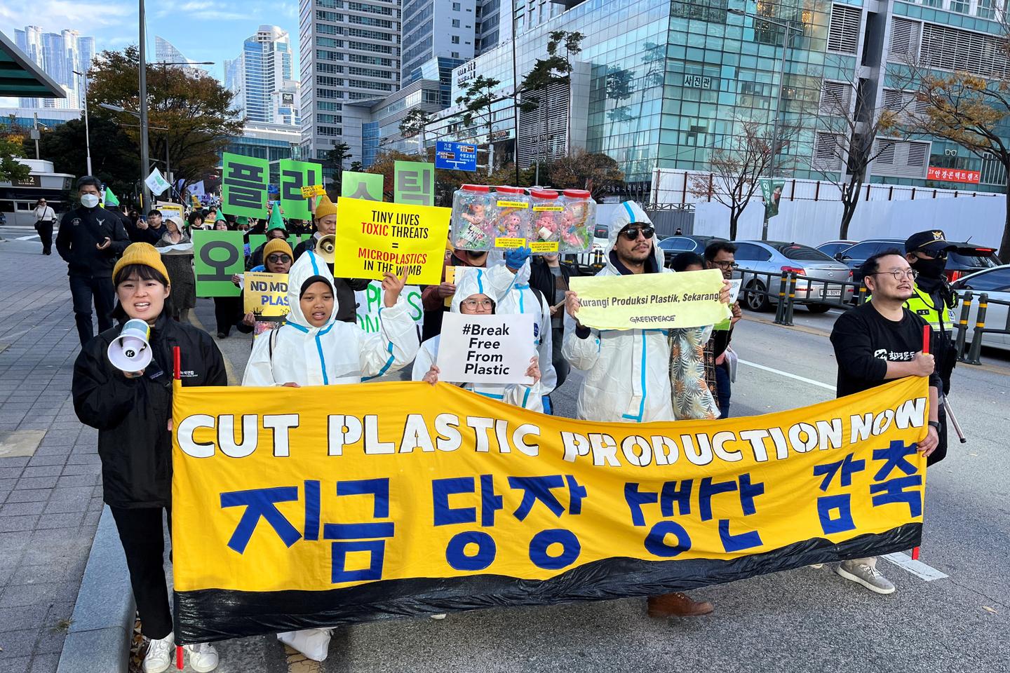 How the petrochemical lobby is stalling global treaty negotiations on plastic pollution