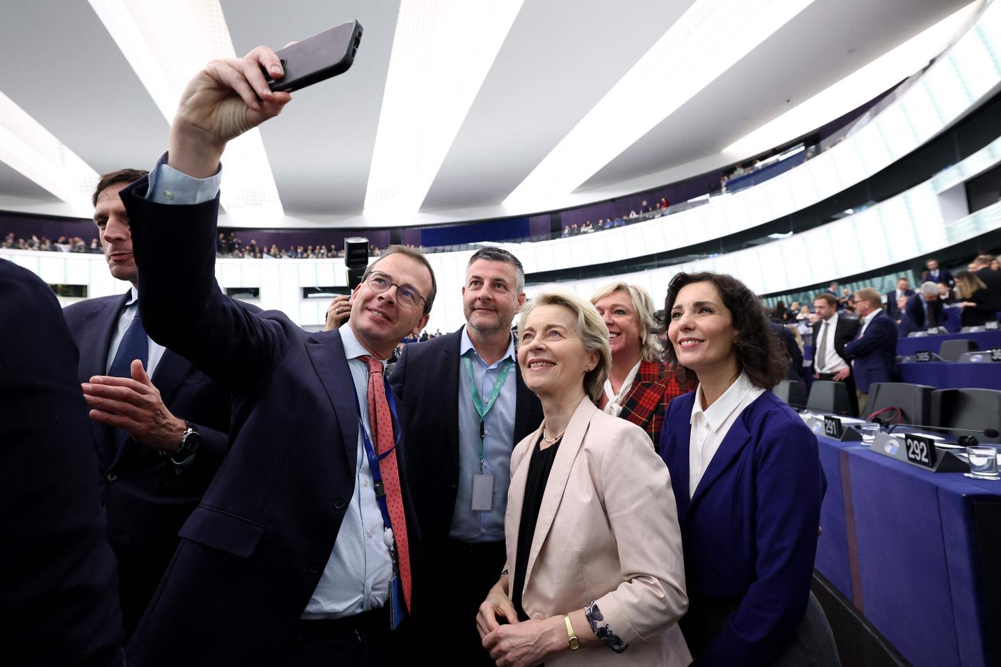 European Parliament approves von der Leyen II Commission