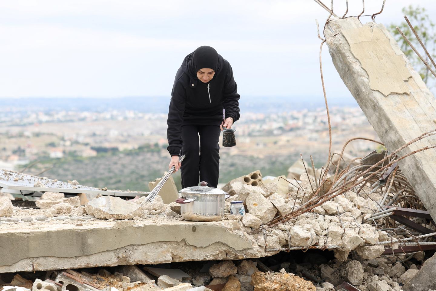 Tens of thousands in Lebanon head home as Israel-Hezbollah truce takes hold