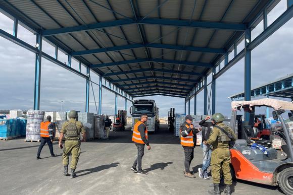 Le centre de distribution de Kerem Shalom, dans la bande de Gaza, le 28 novembre 2024.
