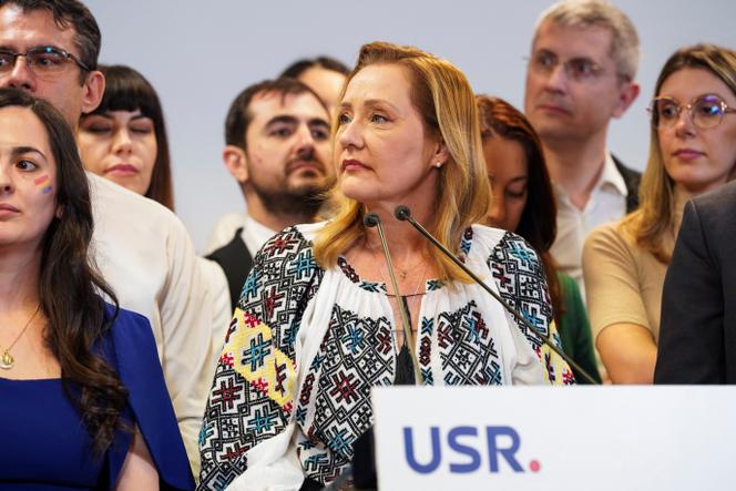 Elena Lasconi, candidate à la présidence au nom d’Union Sauver la Roumanie, à Bucarest, le 1ᵉʳ décembre 2024. 