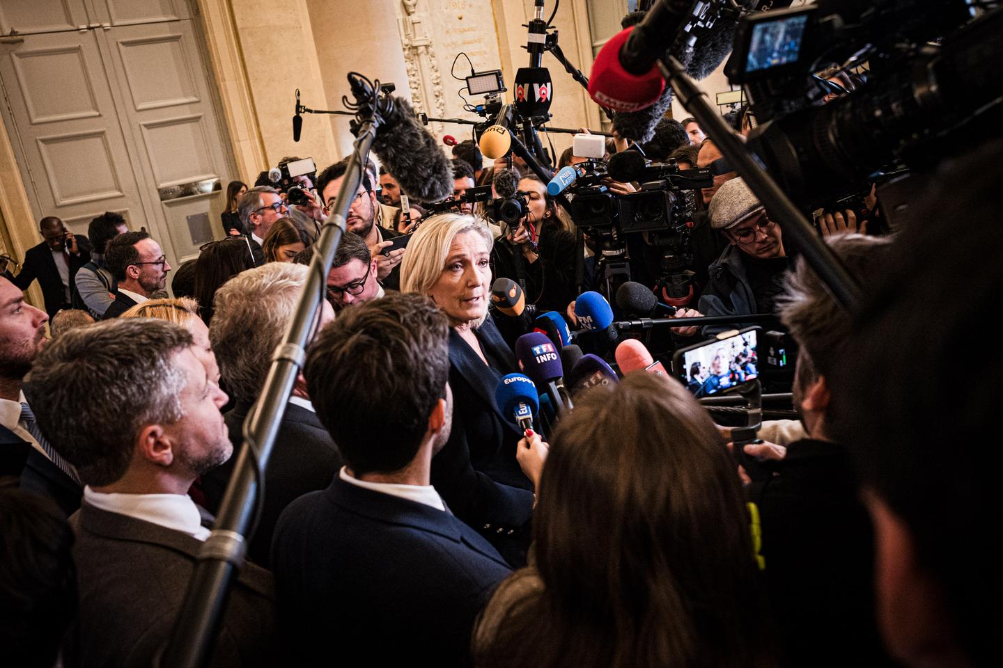 Le Pen’s questionable art of the deal