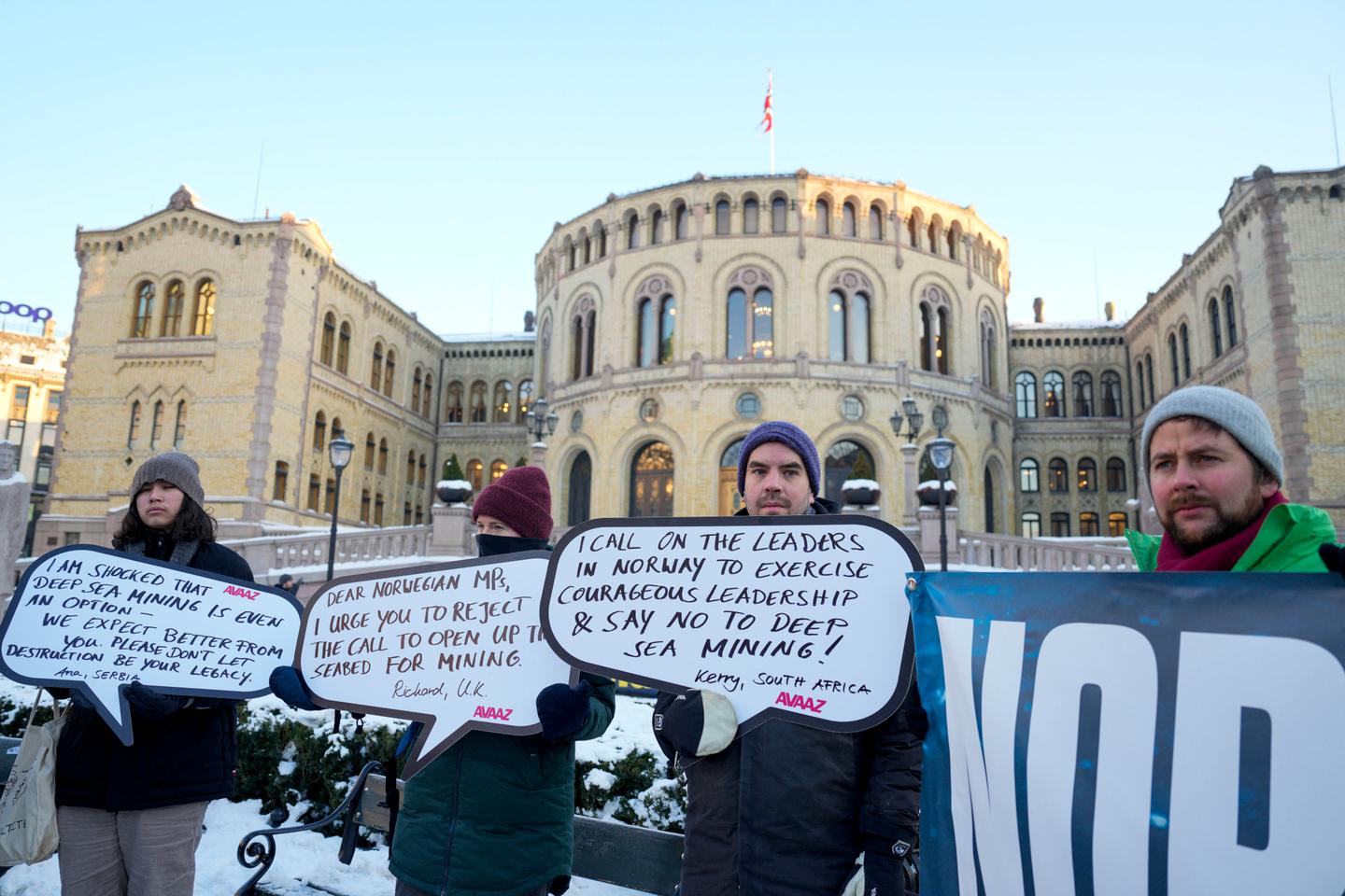 Norway stops planned seabed mining for a year