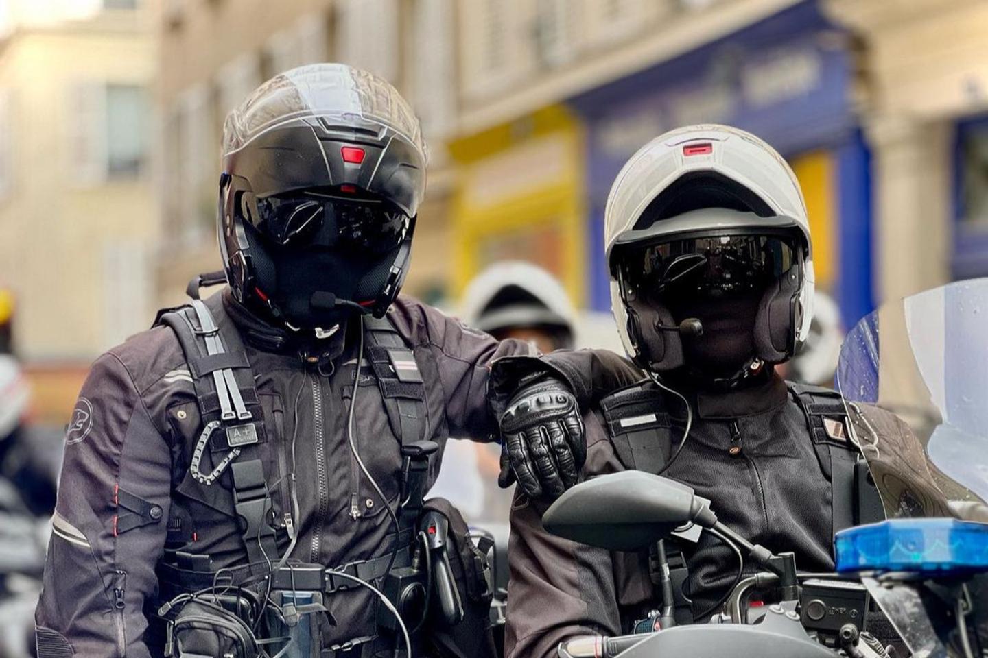 Des fonctionnaires de police se mettent en scène sur tiktok et instagram, non sans dérapages