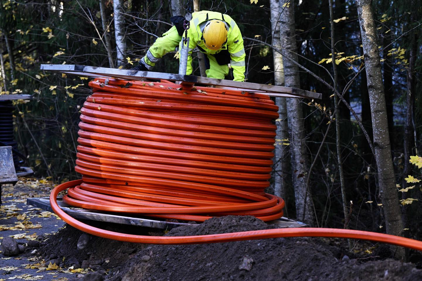 Finnish authorities say new cable cuts accidental