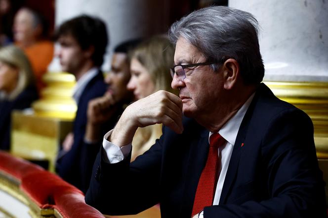 Jean-Luc Mélenchon, chef du parti d’opposition La France insoumise, à l’Assemblée nationale à Paris, le 4 décembre 2024. 
