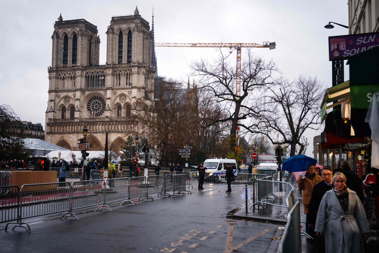 EU’s von der Leyen to await Notre Dame re-opening