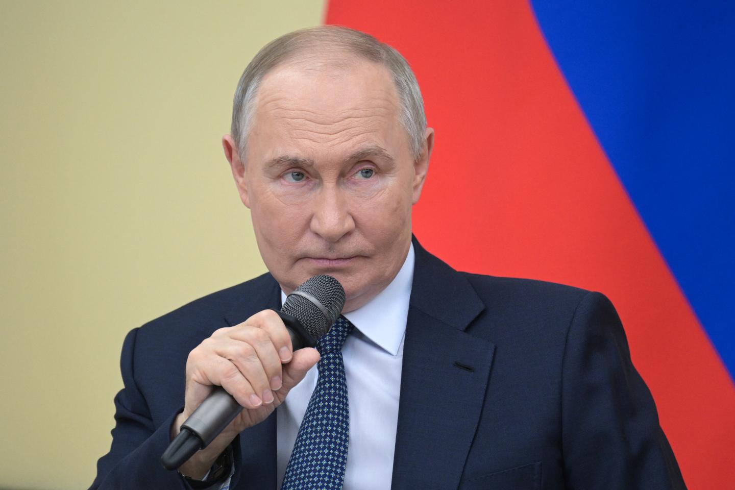 'Dear Vladimir Vladimirovich ...' Russians are sending videos directly to Putin to talk about their local problems or the war in Ukraine