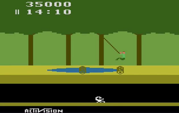 « Pitfall! » sur Atari 2600, ​est⁢ un précurseur de jeu vidéo où l’on incarne un aventurier façon Indiana Jones.