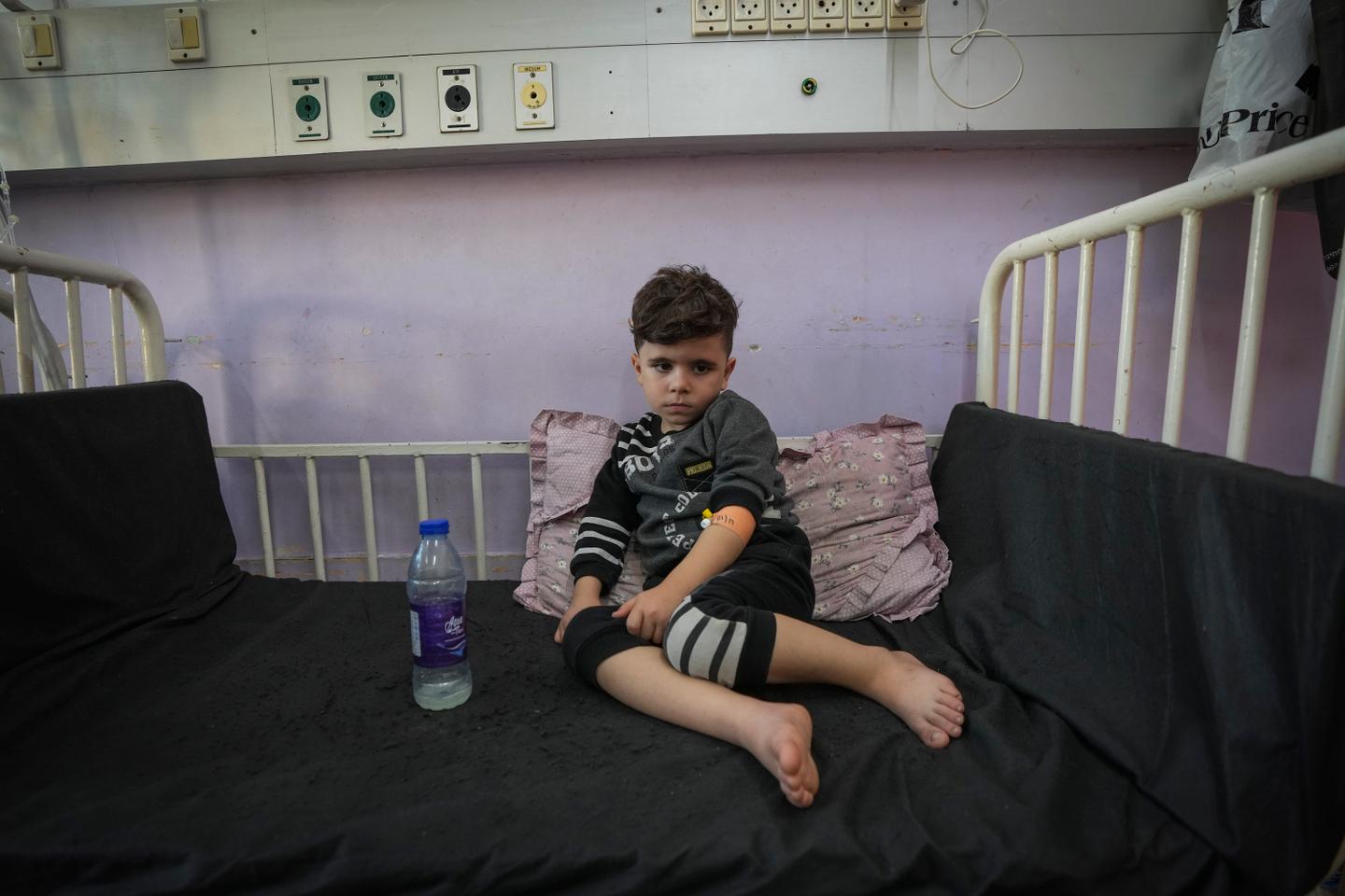 In Gaza, thousands of sick and wounded risk dying due to of medical evacuations