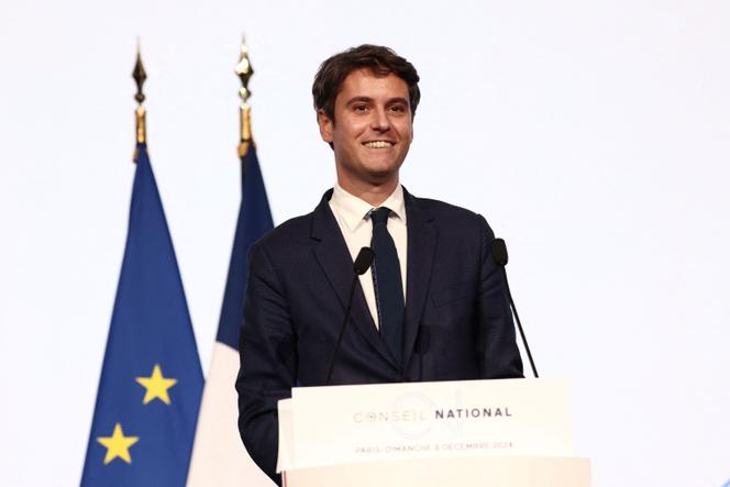 Gabriel Attal unique candidat en lice officiellement elu secretaire general de Renaissance