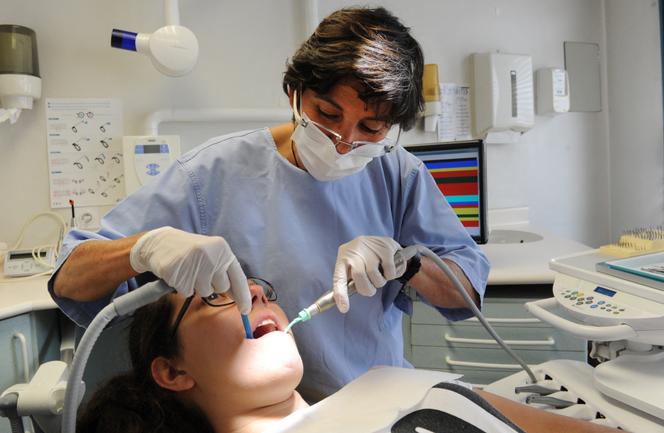 Dentista, em Quimper, 13 de abril de 2017. 