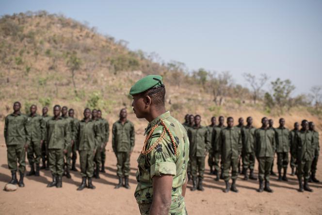 Des rangers dans le parc national de la Pendjari (Bénin), en janvier 2018.