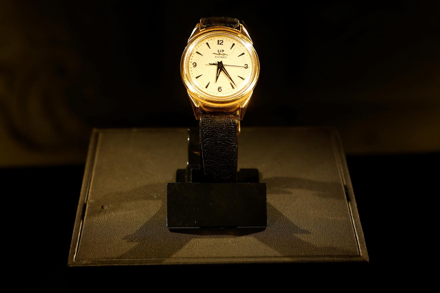 Charles de Gaulle’s watch auctioned for more than €500,000