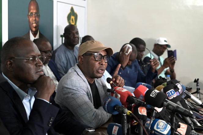 O presidente da Câmara de Dakar, Barthélémy Dias, durante conferência de imprensa na capital senegalesa, 12 de fevereiro de 2024.