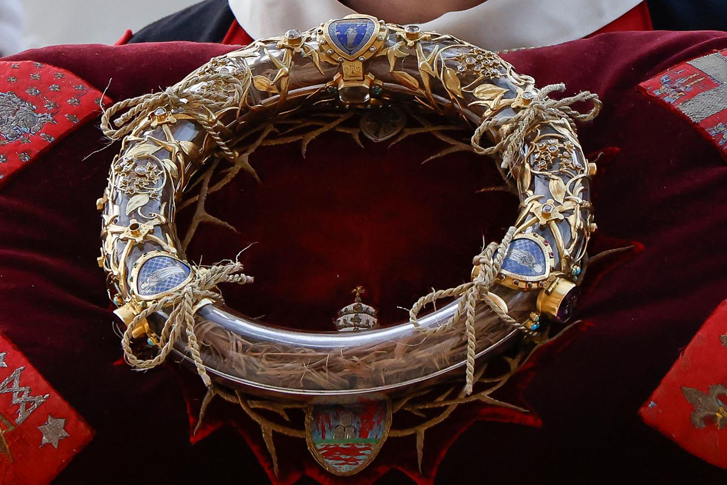‘Crown of Thorns’ relic returns to Notre-Dame cathedral