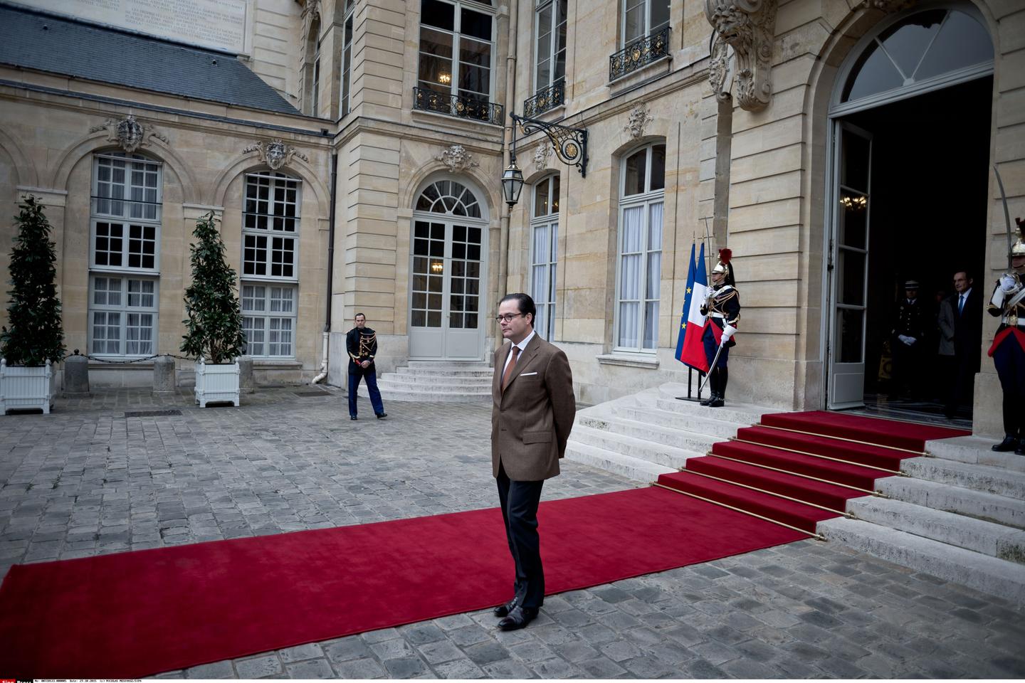 フランス大使が「攻撃的な作戦」で召喚されたとアルジェリアのマスコミが報じた