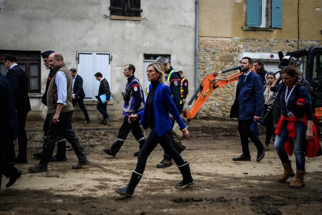 La ministre démissionnaire de la transition écologique, Agnès Pannier-Runacher, en visite dans le village de Limony (Ardèche), touché par les inondations, le 18 octobre 2024.
