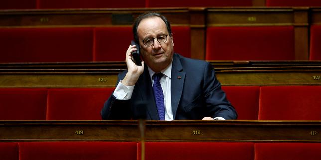 Pour François Hollande, une démission d’Emmanuel Macron « provoquerait une crise institutionnelle majeure »