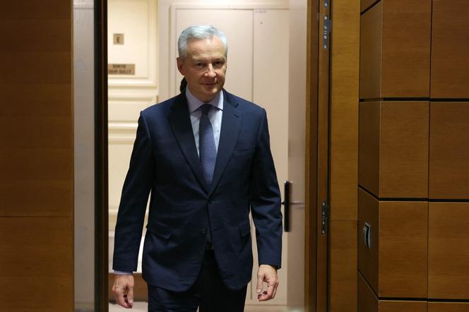 Bruno Le Maire ao chegar perante a comissão de inquérito da Assembleia Nacional, em Paris, 12 de dezembro de 2024.