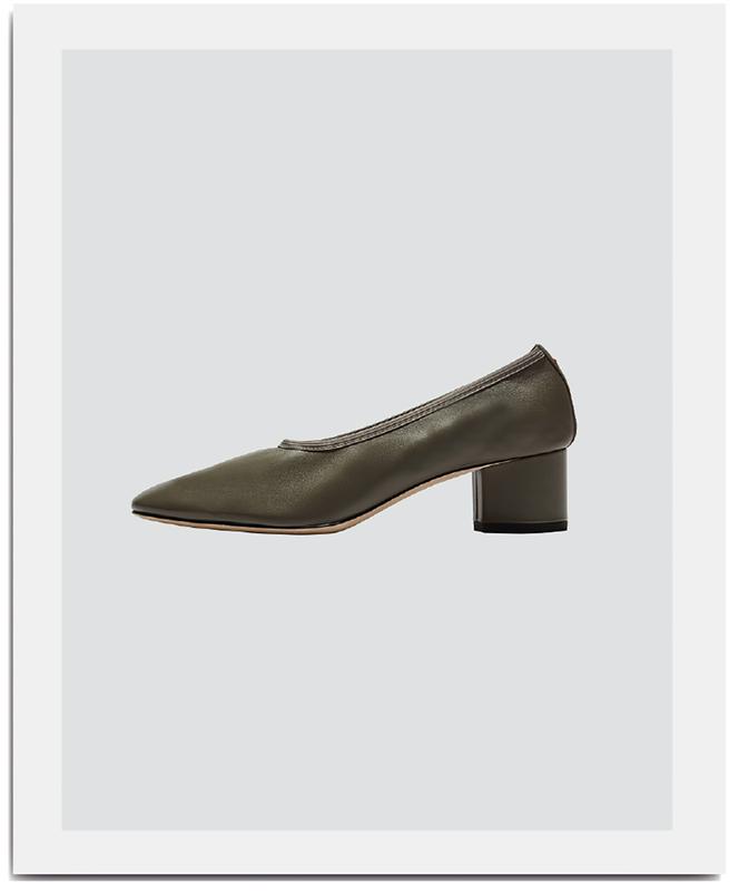 Modèle « Gemma » en cuir Nappa, Aeyde. 325 euros. www.aeyde.com