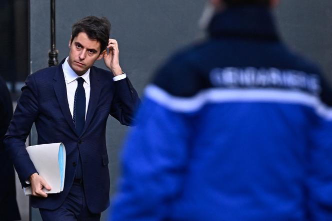 L’ancien premier ministre Gabriel Attal arrive à l’Hôtel de Matignon à Paris, en décembre 2024.