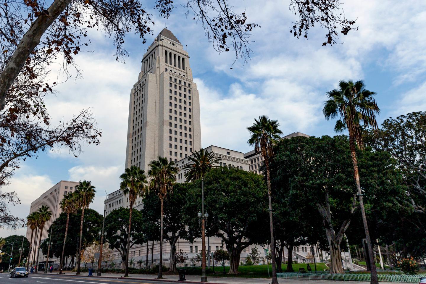 FBI agents search home of Los Angeles deputy mayor over City Hall bomb threat