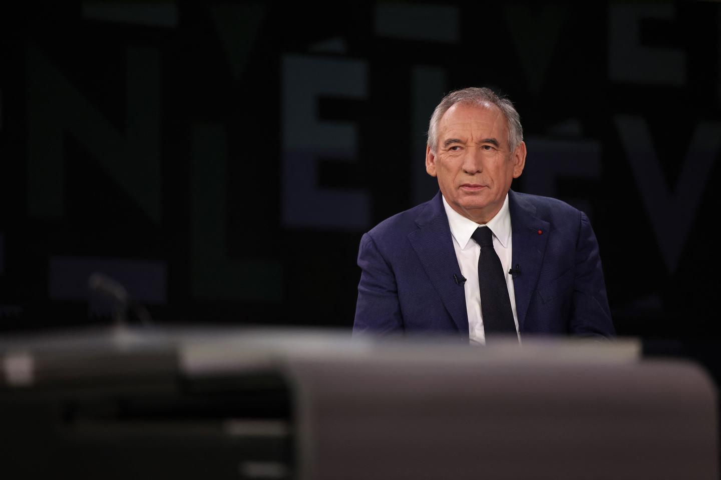 French PM hopes to name new government by Christmas
