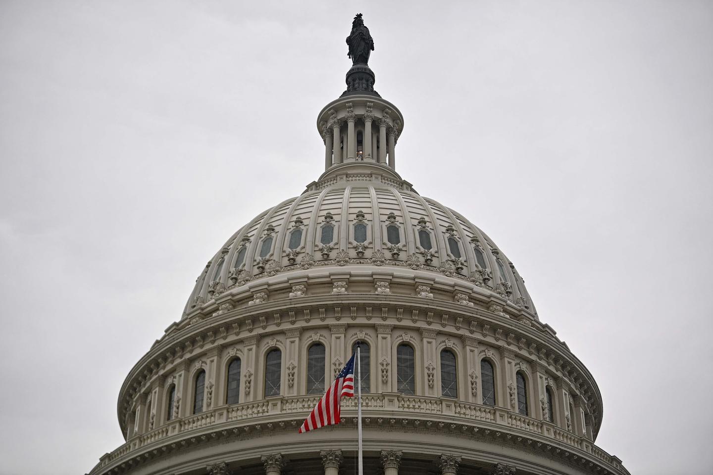 US hours from government shutdown over Christmas