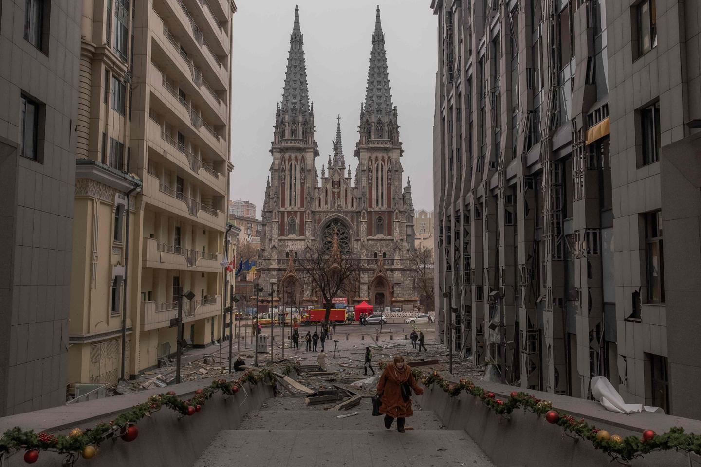 Russian missile barrage on Kyiv cuts heating, damages embassies