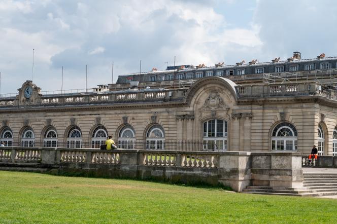 L'ancien bâtiment voyageurs de la gare des Invalides, à Paris, le 4 juin 2024.