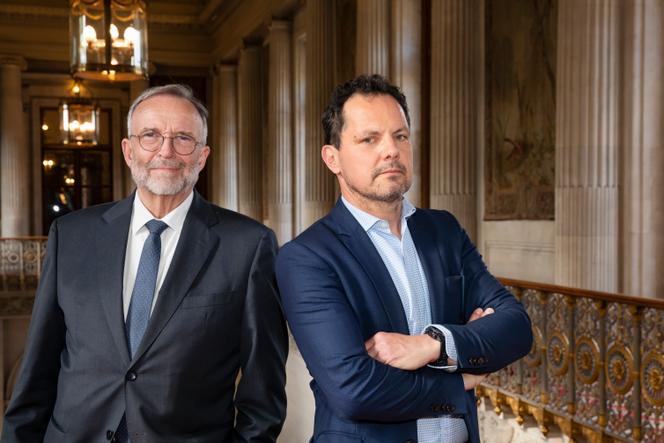 Les sénateurs Etienne Blanc (Les Républicains, Rhône) et Jérôme Durain (Parti socialiste, Saône-et-Loire), corapporteurs de la proposition de loi « narcotrafic », au Sénat, à Paris, le 13 mai 2024.