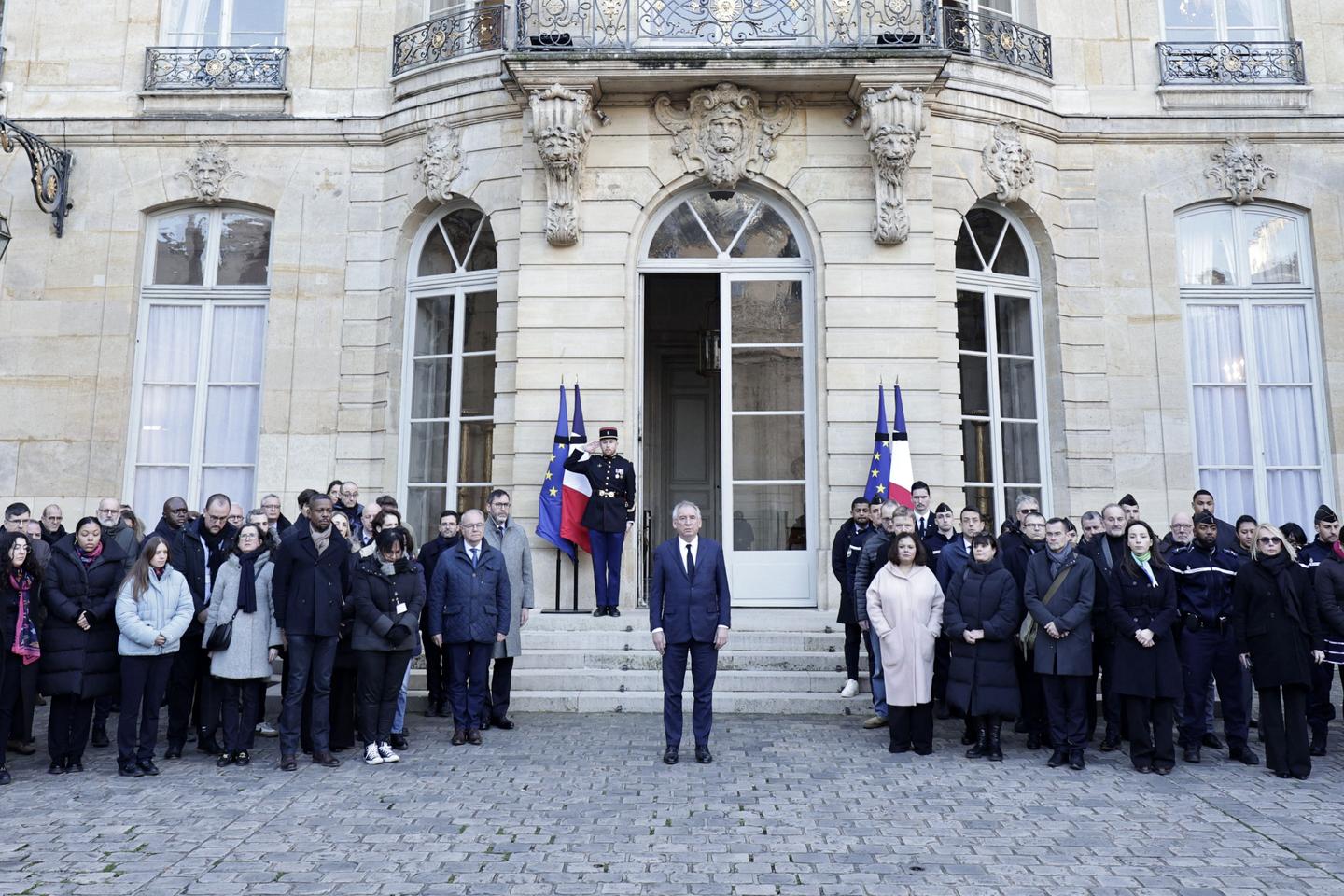 France's new government will be announced today, the Elysée says