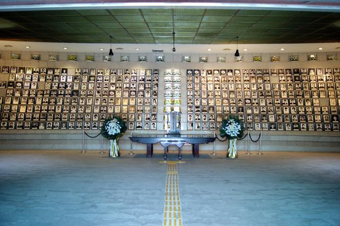 Memorial Hall no Cemitério Nacional 18 de maio em Gwangju, onde os corpos das vítimas foram enterrados.