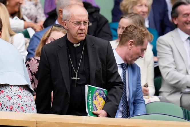 O Arcebispo de Canterbury, Justin Welby, chega à quadra central de Wimbledon, em Londres, em 10 de julho de 2024.