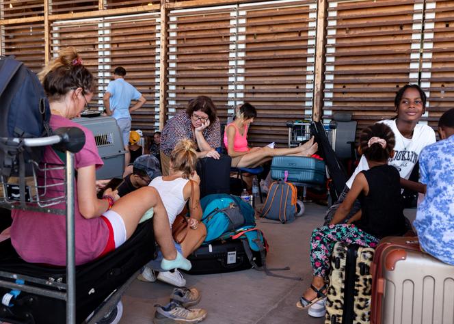 A l’aéroport international Marcel-Henry, à Pamandzi (Mayotte), le 24 décembre 2024.