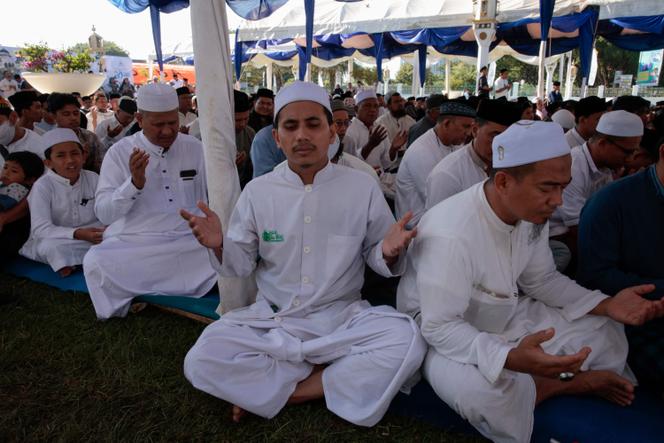 Comemoração pelas vítimas do tsunami de 2004, na Grande Mesquita de Baiturrahman, em Banda Atjeh (Indonésia), 26 de dezembro de 2024.
