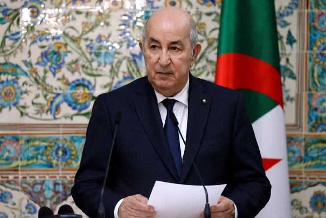 O presidente argelino, Abdelmadjid Tebboune, durante uma conferência de imprensa em Argel, em agosto de 2022.