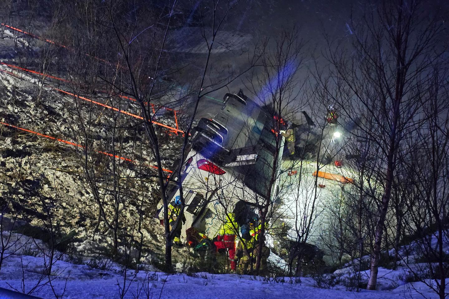 ノルウェーの観光地でバス事故、3人死亡