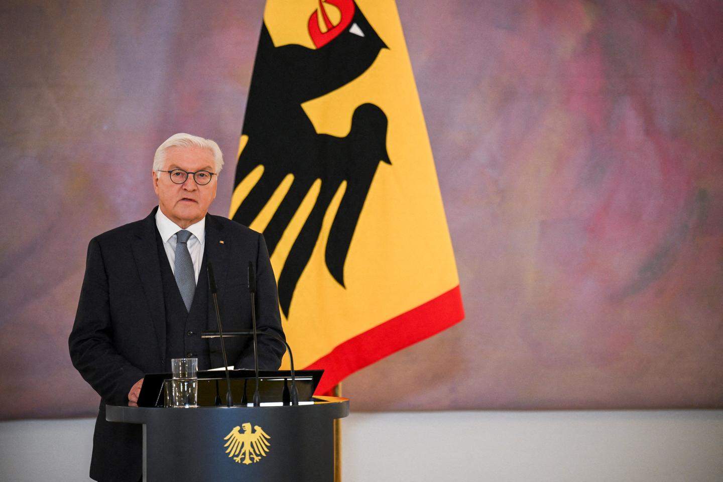 German president dissolves parliament, confirms February 23 election date