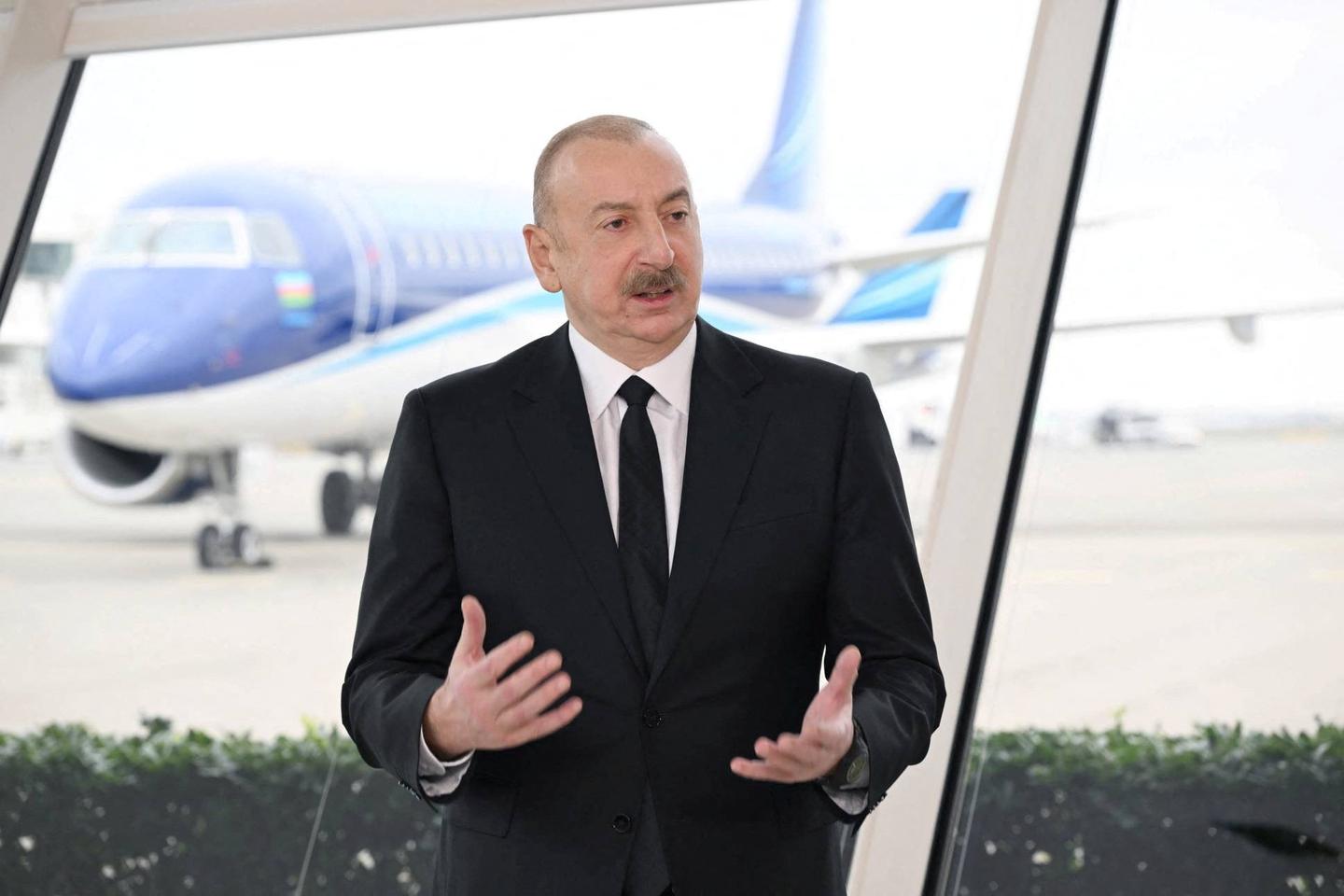 Azerbaijan accuses Russia of trying to hide causes of plane crash