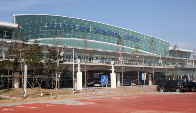 Aeroporto Internacional de Muan (Coréia do Sul), fevereiro de 2012.