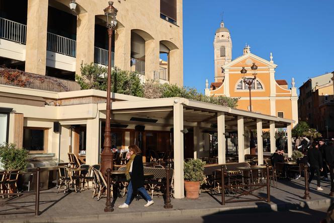 O bar-restaurante Le Lamparo, onde um bombeiro foi morto a tiros cinco dias antes, em Ajaccio, 28 de dezembro de 2024.