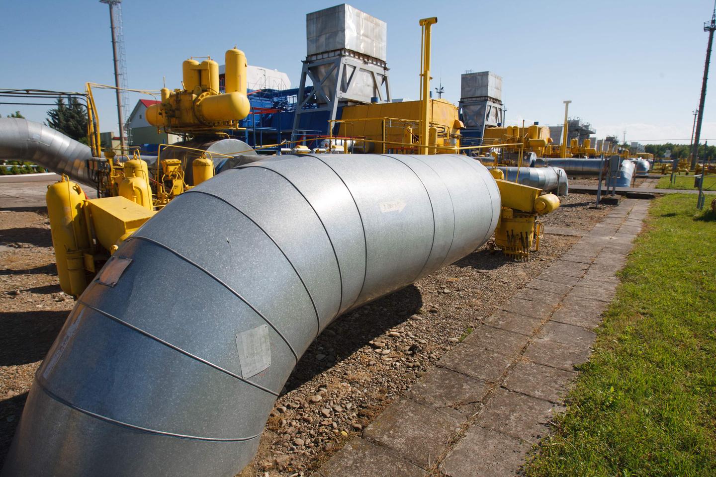 Russian gas flows to Europe via Ukraine drop to zero on January 1, says Kyiv