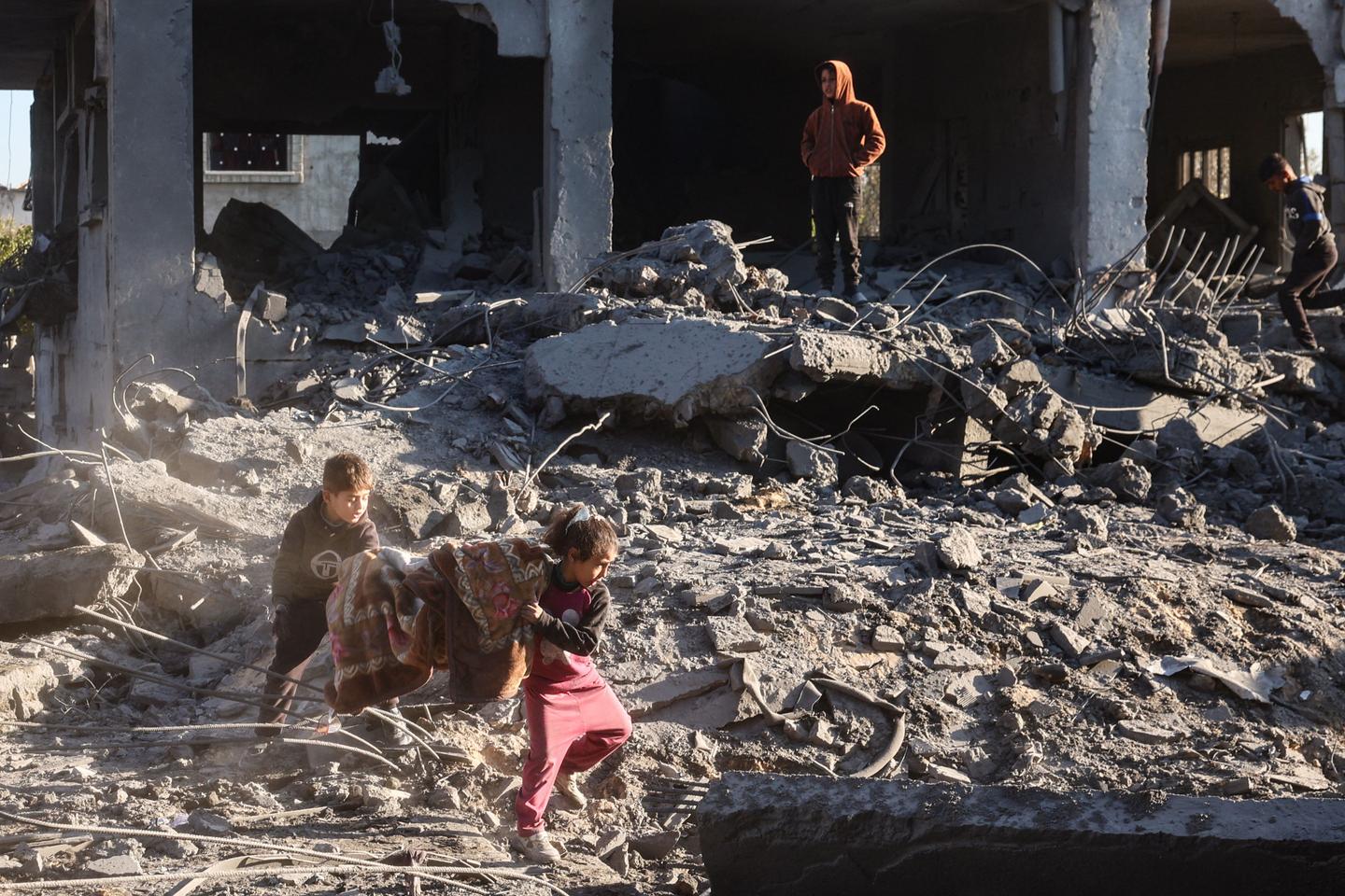 Israeli strikes kill at least 30 in Gaza as ceasefire talks set to resume