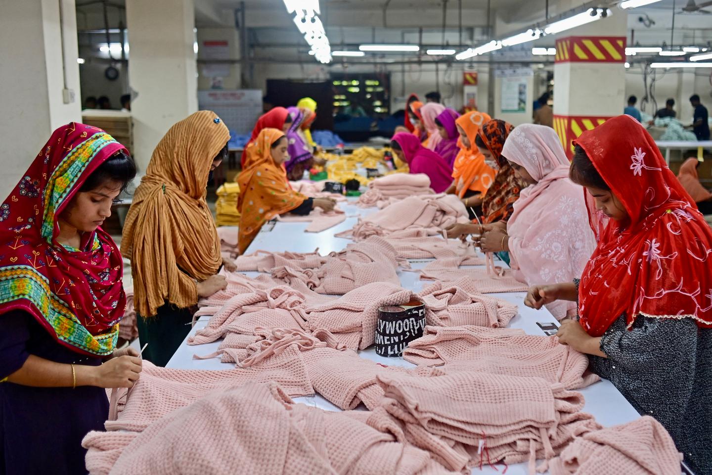 In Bangladesh, French brands criticized for failing to protect workers' rights